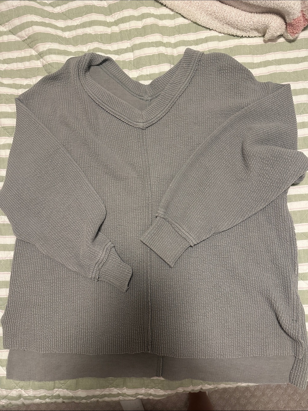 aerie Light Gray V-Neck Waffle Knit Sweater